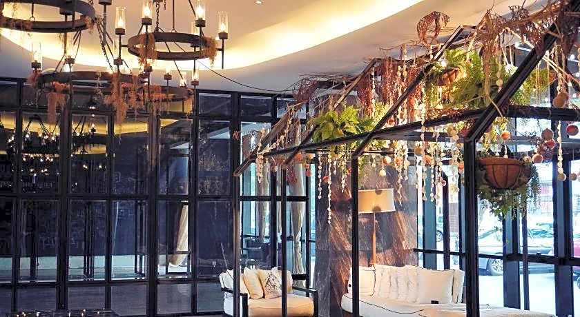 M ROOF HOTEL & RESIDENCES