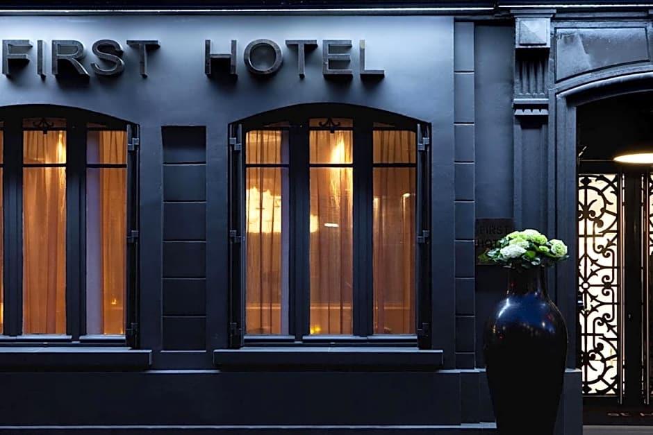 First Hotel Paris Tour Eiffel