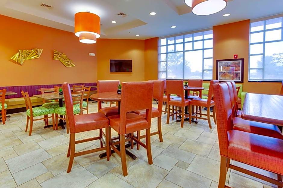 Drury Inn & Suites West Des Moines