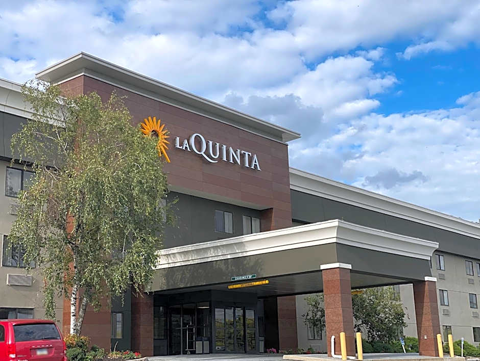 La Quinta Inn & Suites by Wyndham Harrisburg Airport Hershey
