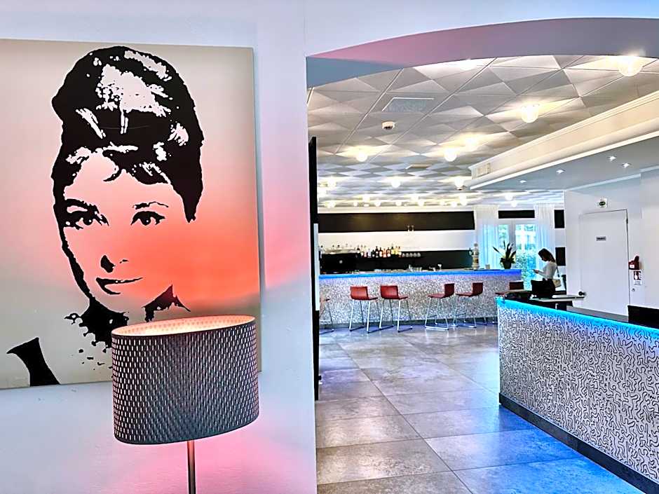 Hotel Etna - Hotel per Coppie e Famiglie con Parcheggio e Spiaggia