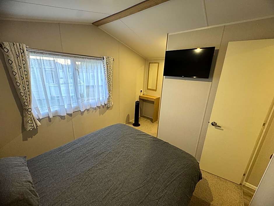 J2 static caravan at Fairway Holiday Park