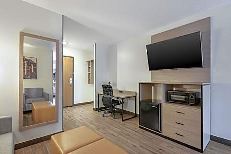 Queen Suite
