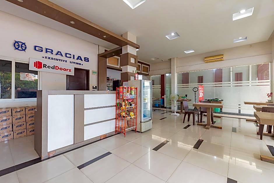 RedDoorz @ Jalan Krakatau Medan