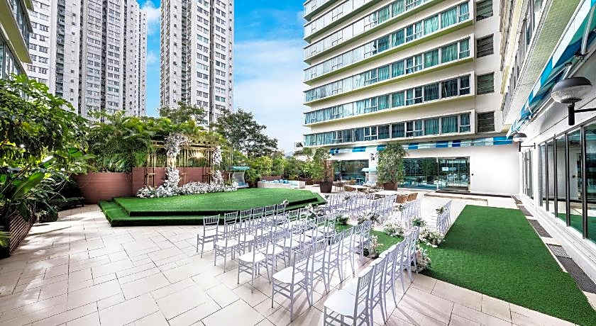 Regal Riverside Hotel