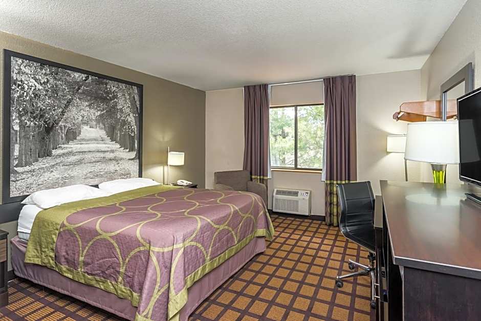 Super 8 by Wyndham Munfordville KY