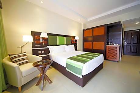 Executive Queen Room