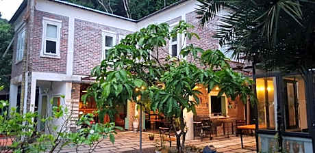 2Stones Cát Bà Homestay