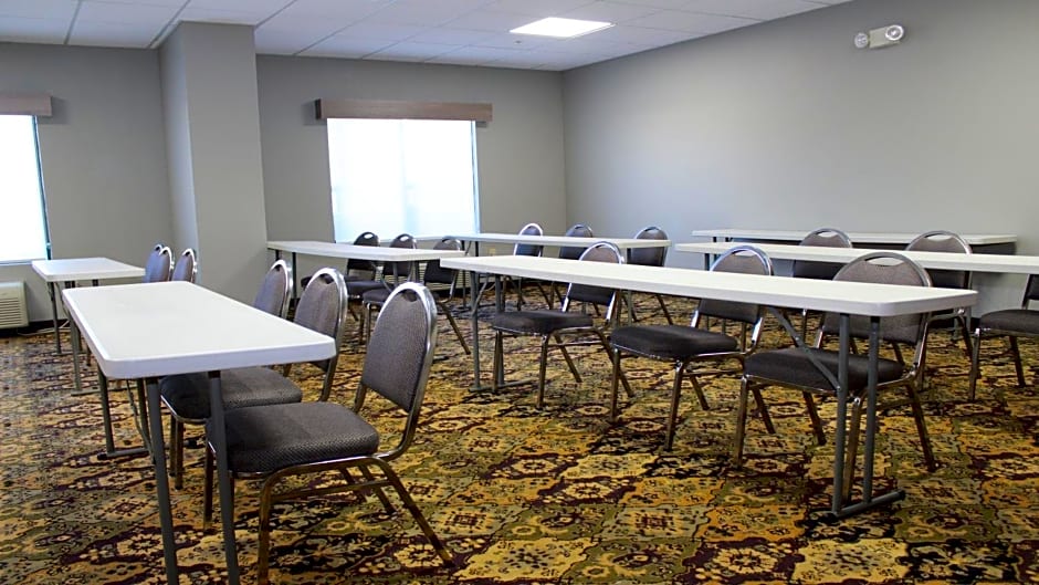 Holiday Inn Express & Suites Wilson-Downtown By IHG