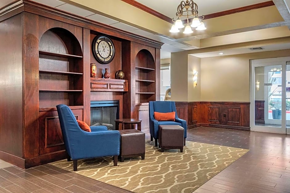 Comfort Suites Central