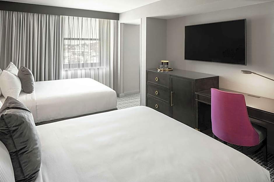 The Axis Moline Hotel, Tapestry Collection by Hilton