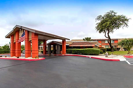 Quality Inn & Suites I-35 near AT&T Center