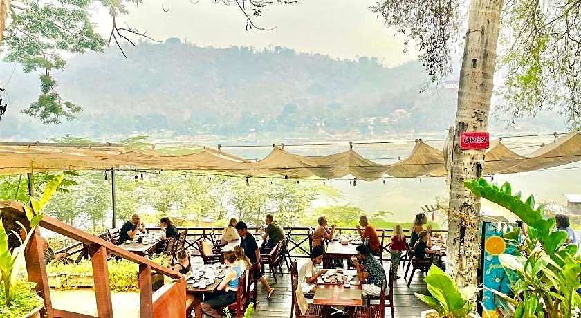 Villa Phonethip Mekong Riverside