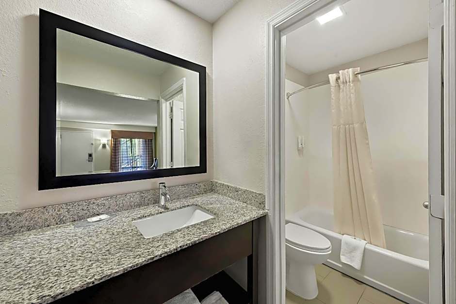 Quality Inn Raeford
