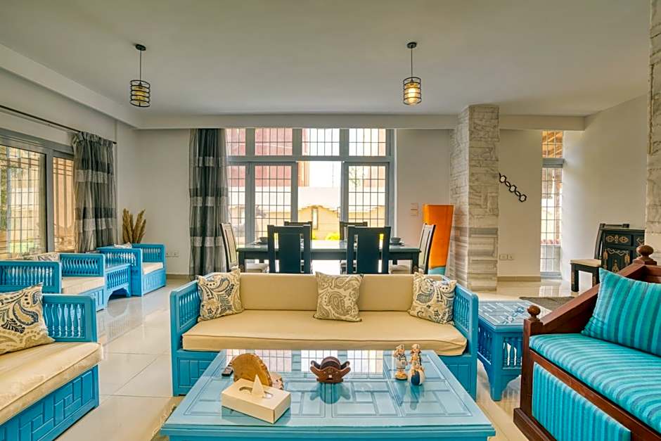 Spacious Garden Duplex near JW Marriott