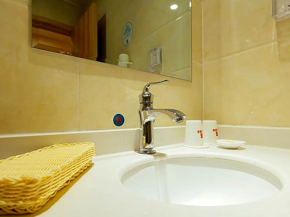 GreenTree Inn Zhengzhou Zhongyuan District Huaihe Road Tongbai Road Metro Station Shell Hotel