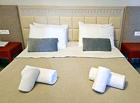 Annex Two Bedroom Family Suite Room with Shared Bathroom