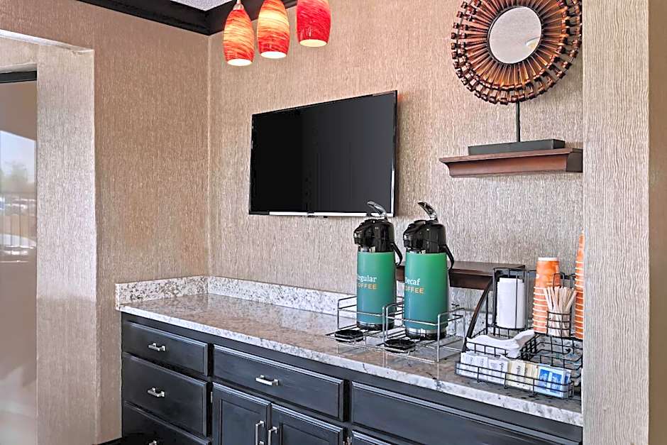 Quality Inn & Suites Dumas