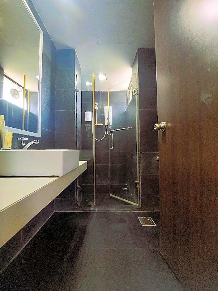 Celyn City Hotel