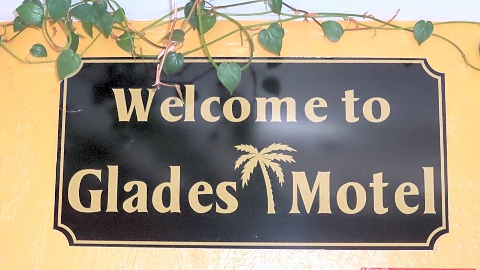 Glades Motel - Naples