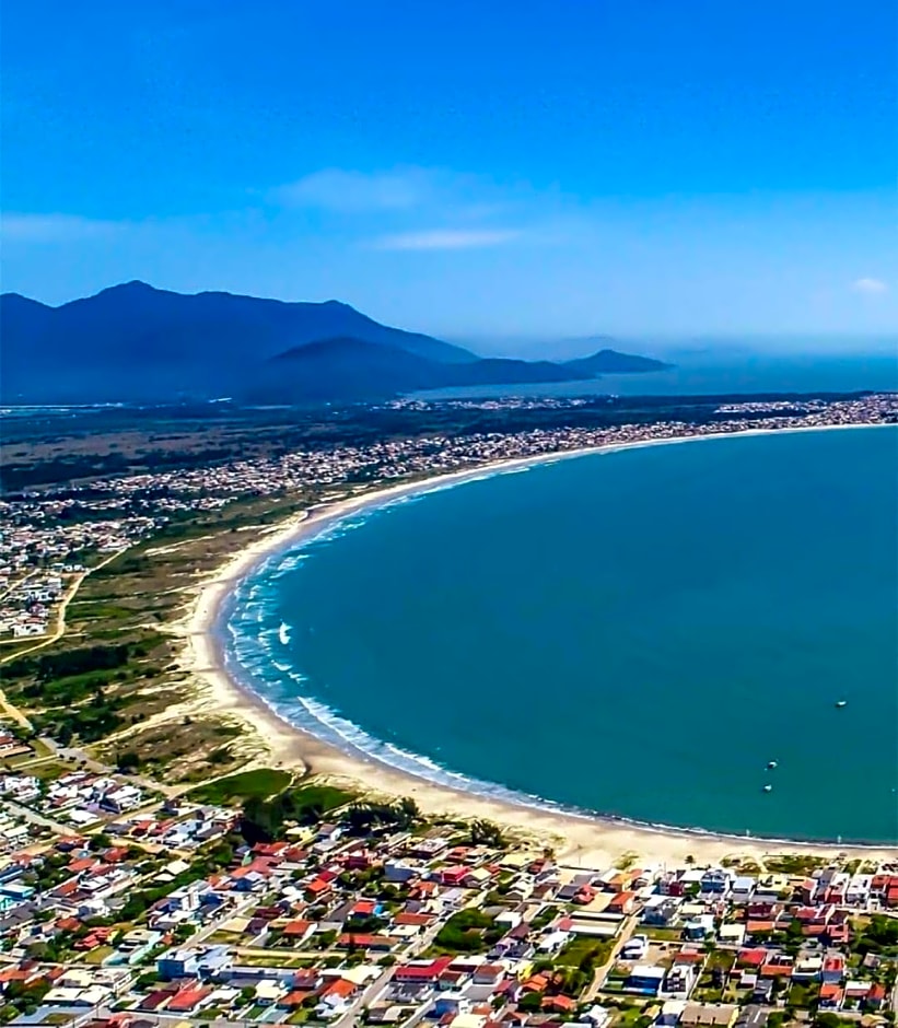 Gênesis Beach Hostel! Quartos compartilhados e privativos na Pinheira