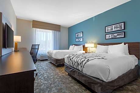 Queen Room with Two Queen Beds and  Roll-in-Shower - Accessible/Non-Smoking