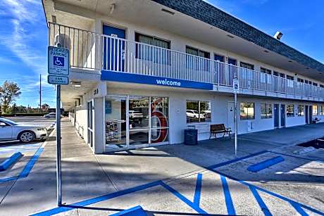 Motel 6-Flagstaff, AZ - Butler