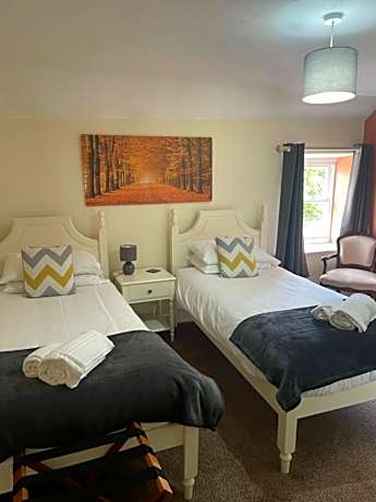 Twin Room with Shower