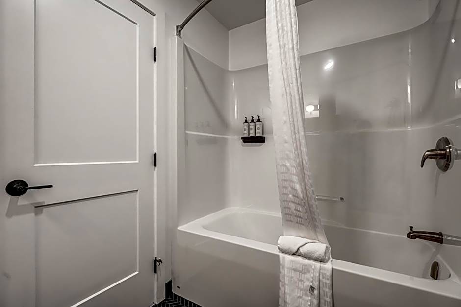 Raven Inn Whitehorse