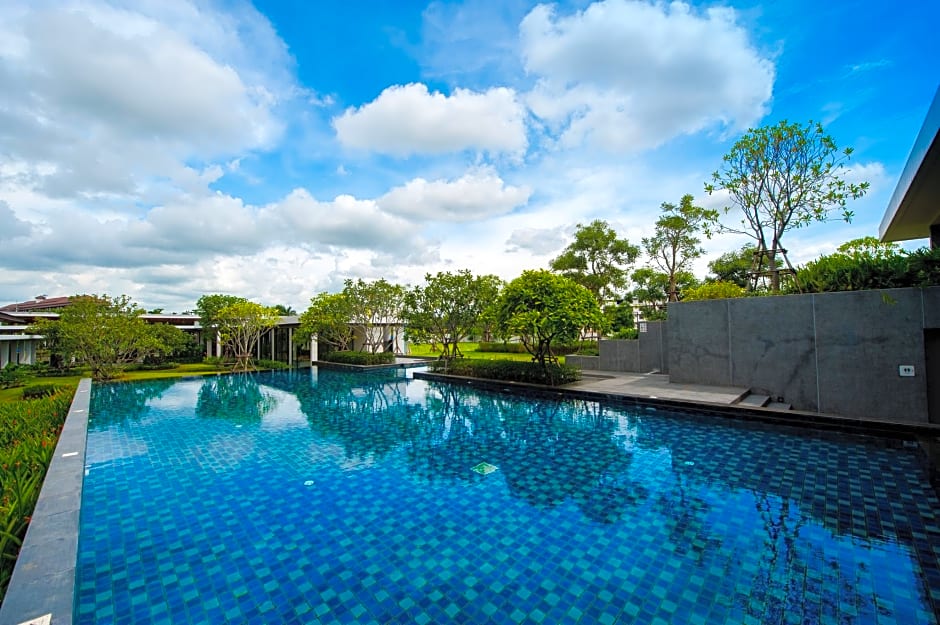 Burgundy Residence 304