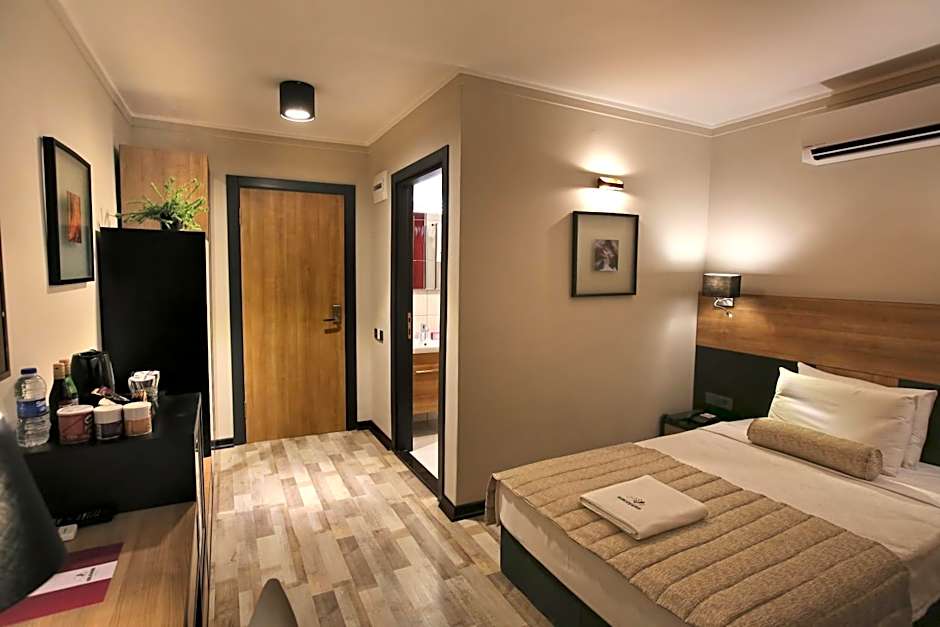 Kalevera Hotel