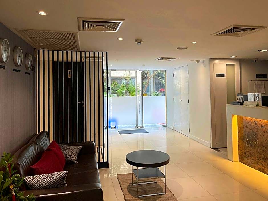 24 Inn at BTS Phrom Phong