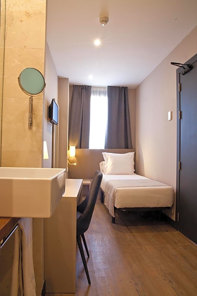 May Ramblas Hotel
