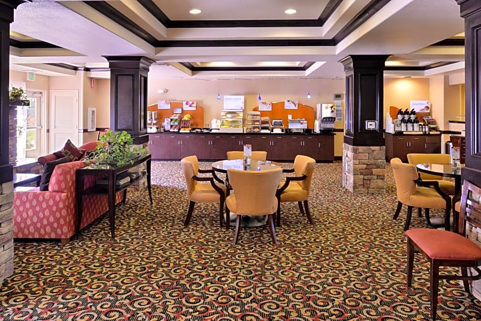 Holiday Inn Express Hotel & Suites Lincoln-Roseville Area, an IHG Hotel