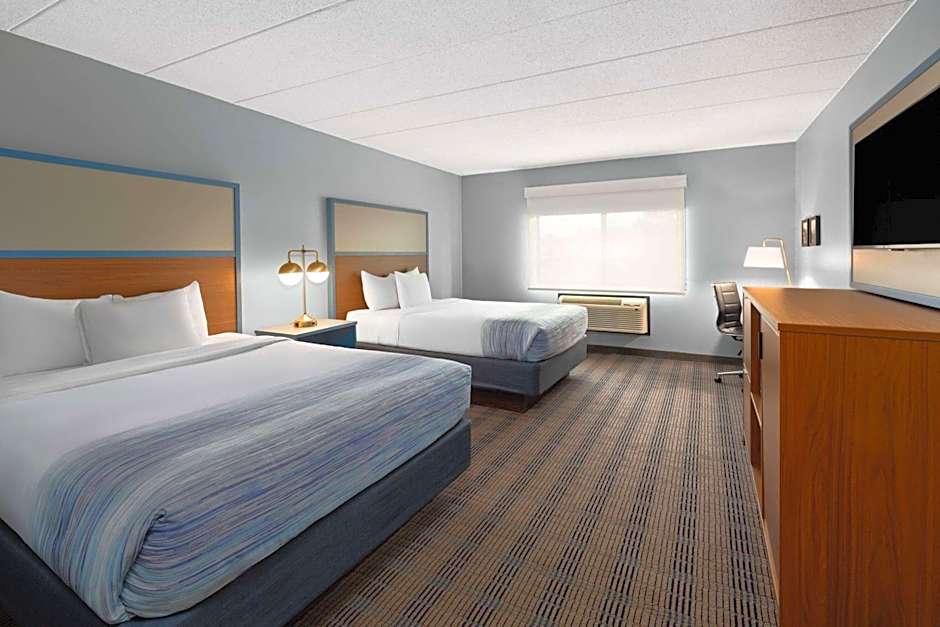 AmericInn by Wyndham North Branch