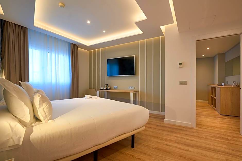Photo 1 of 17 of Junior Suite