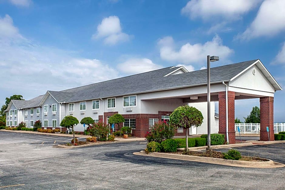 Days Inn by Wyndham Mountain Home