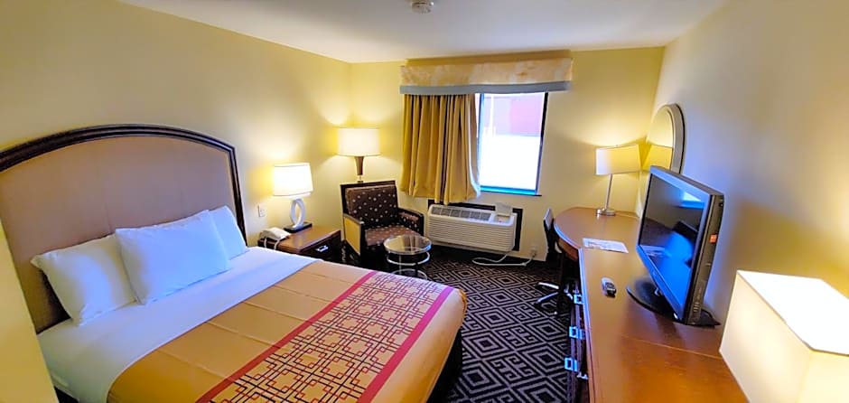 Travel Inn and Suites