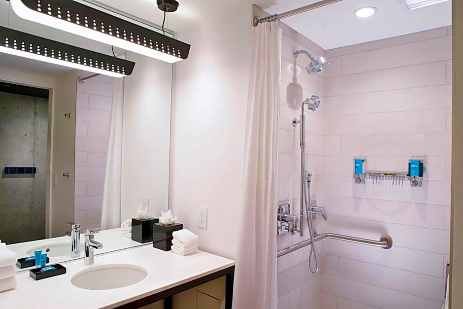 Aloft Chicago Mag Mile