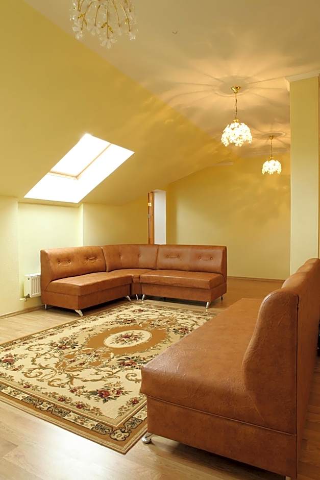 Lucia with Self Check-in