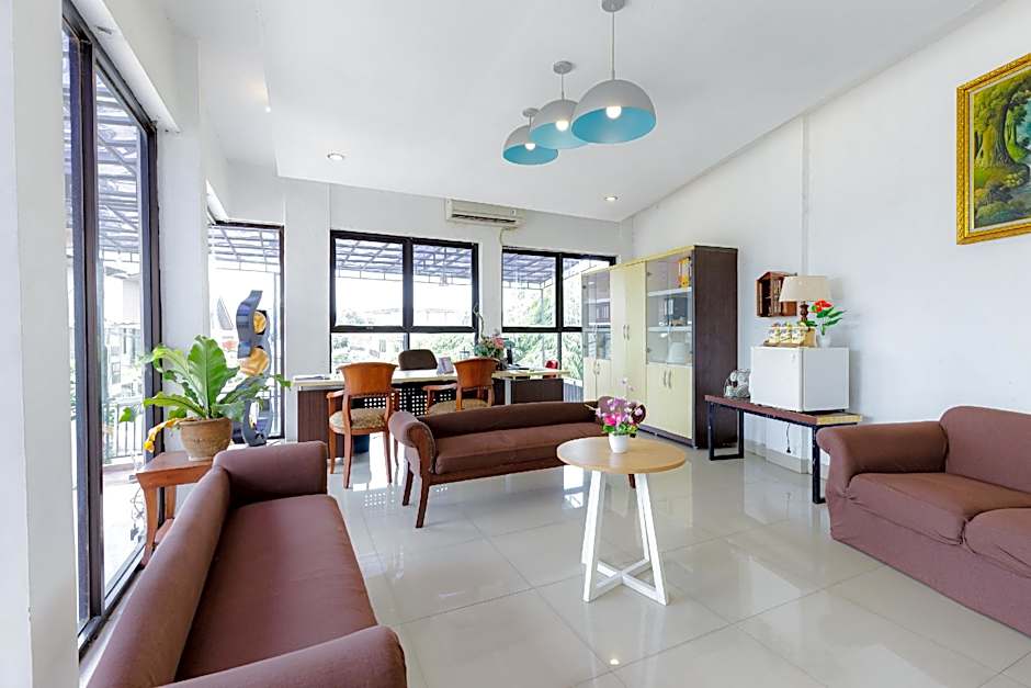 Urbanview SRB Near Mall Ciputra Cibubur