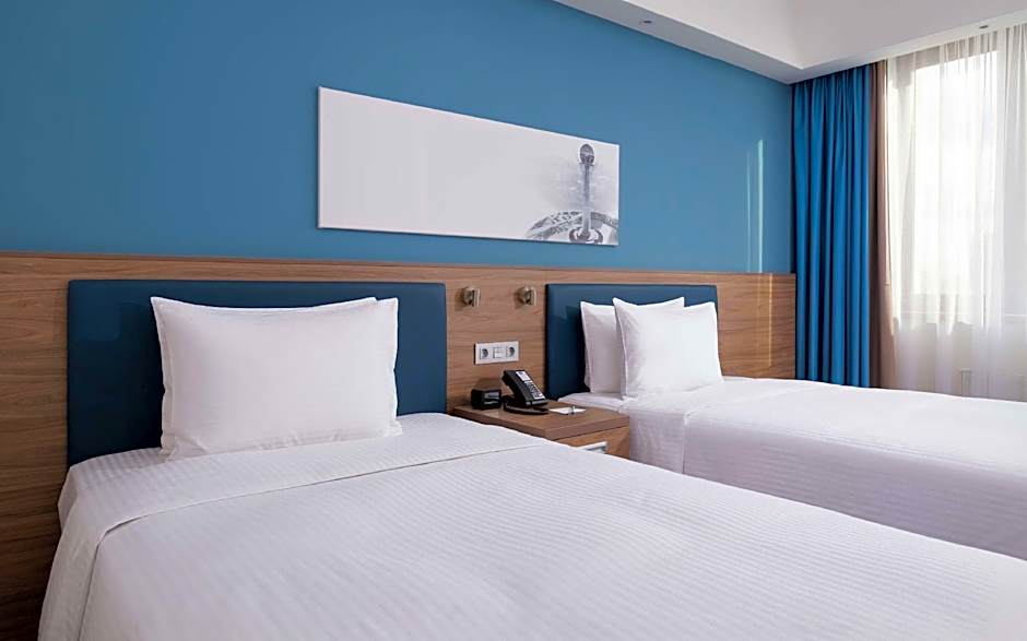 Hampton by Hilton Astana Triumphal Arch