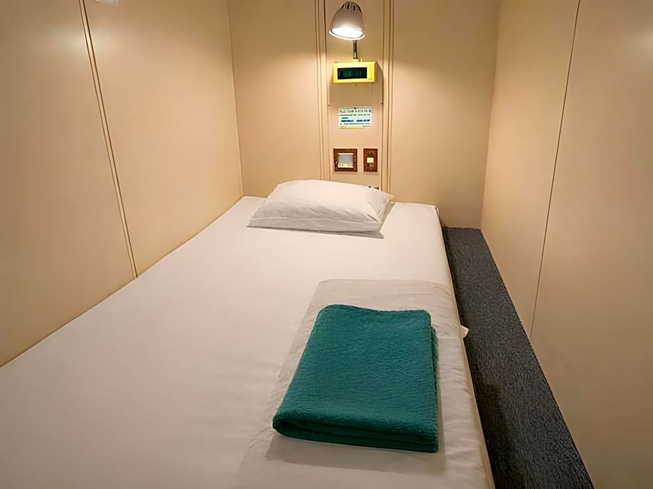 Capsule Hotel Block Room