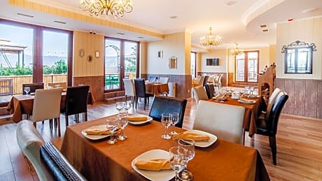 The Admiral Hotel