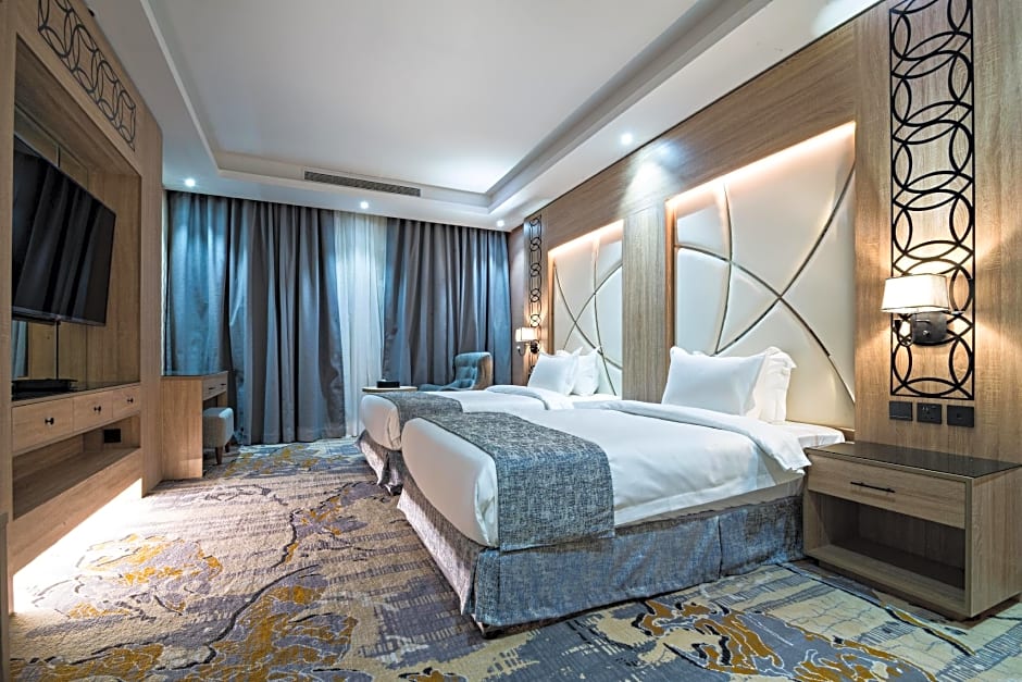 Mirnian Hotel