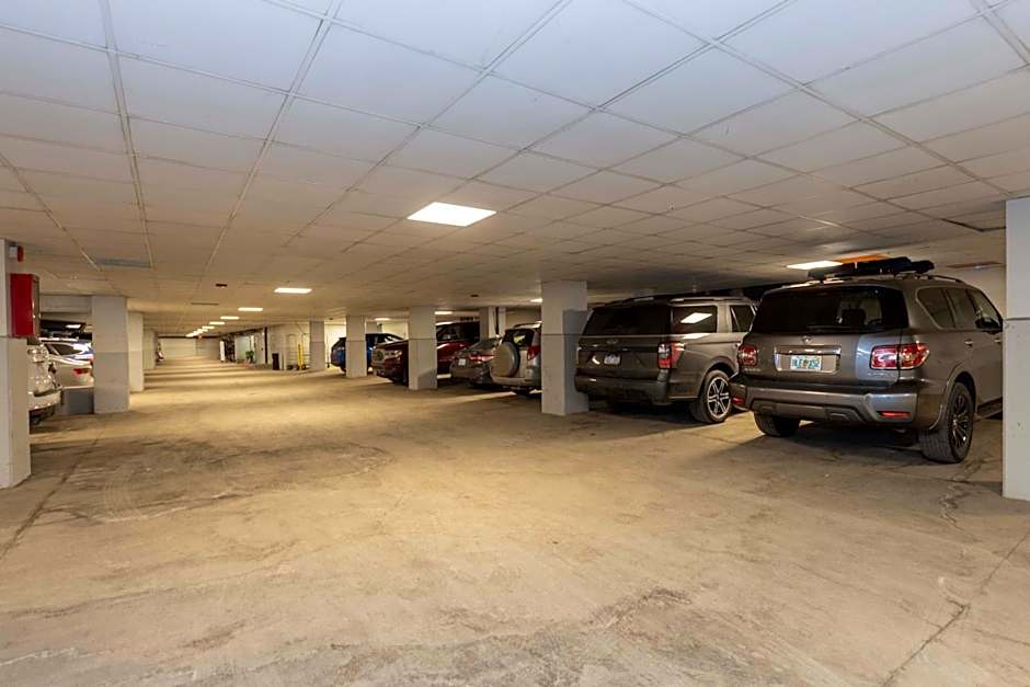 NEW! Marriott Slope View Ski & Summer Luxury Studio Sleeps 4 Full kitchen, Amenities & Paid Parking