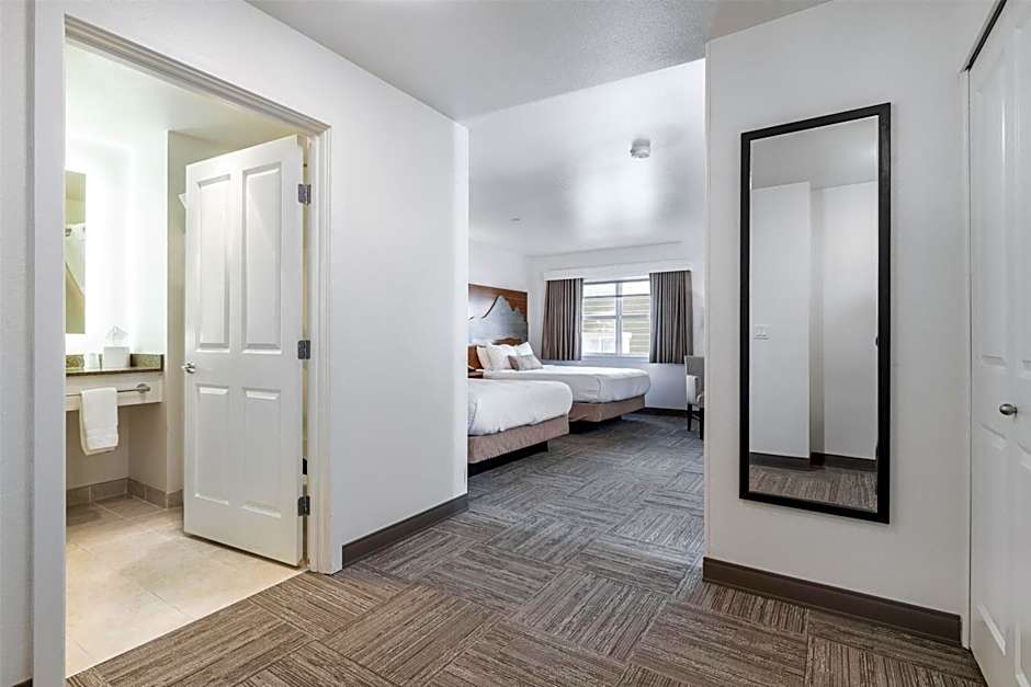 Marshall Suites Bainbridge Island, SureStay Collection by BW