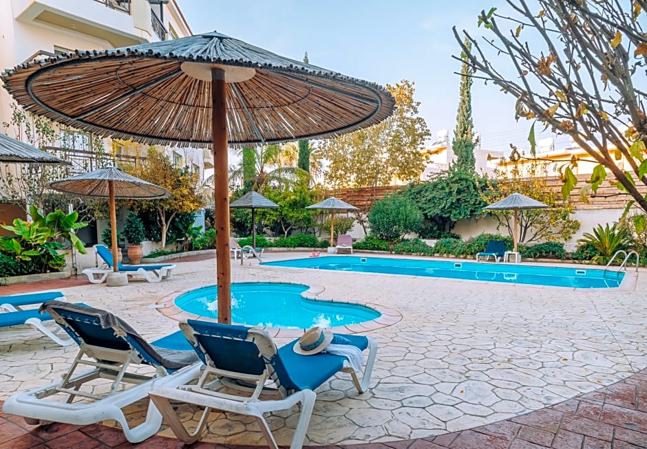 Artemis Cynthia Complex