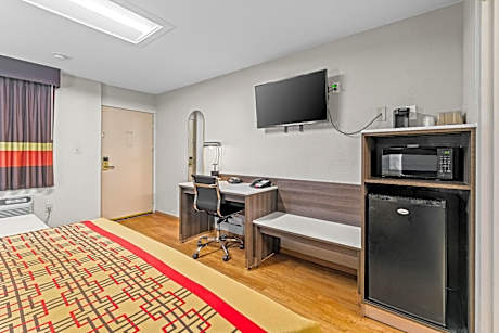 King Room - Disability Access - Non Smoking