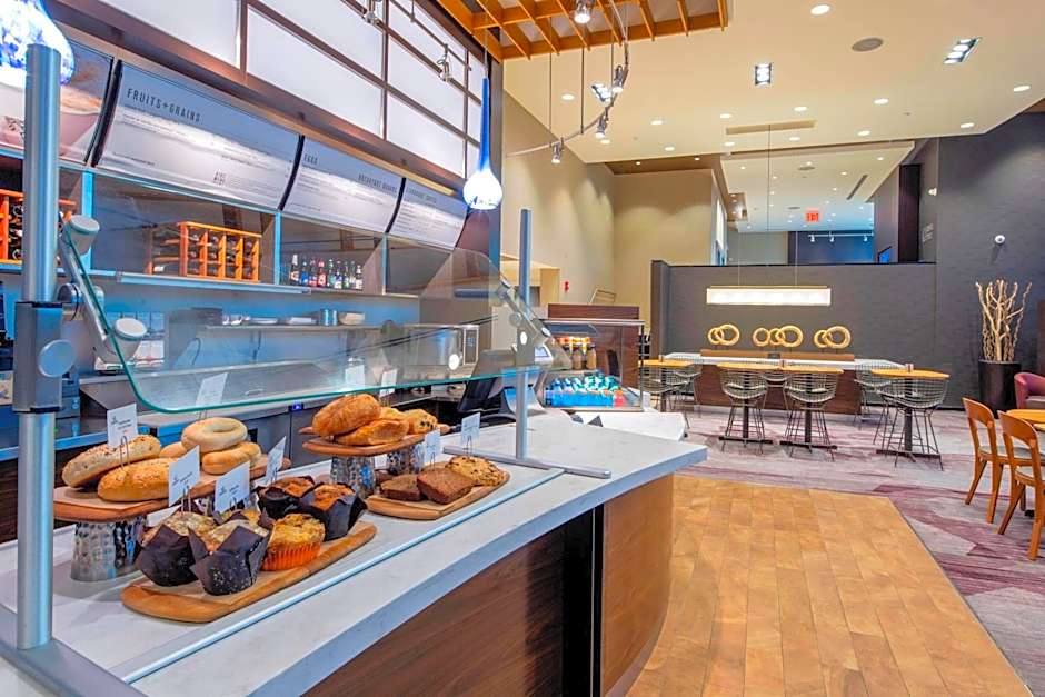 Courtyard by Marriott New York Queens/Fresh Meadows